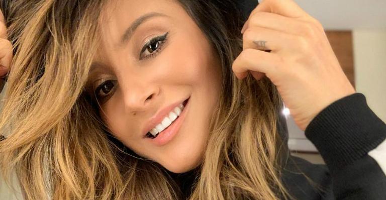 Claudia Leitte  simula parto com os filhos: ”Vai nascer agora minha filha Bela”
