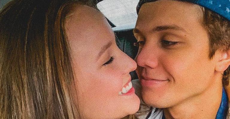 Larissa Manoela divide momento de amor com o namorado: “Só a gente sabe”