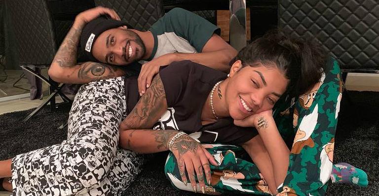 Ludmilla curte férias em Orlando e compartilha vídeo dançando com a família
