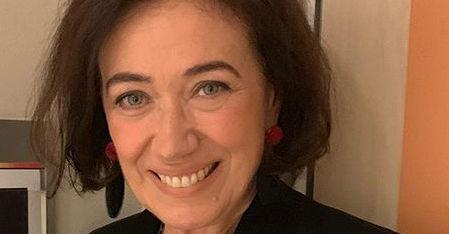 Lilia Cabral brinca com filtros de aplicativo e surge irreconhecível nas redes