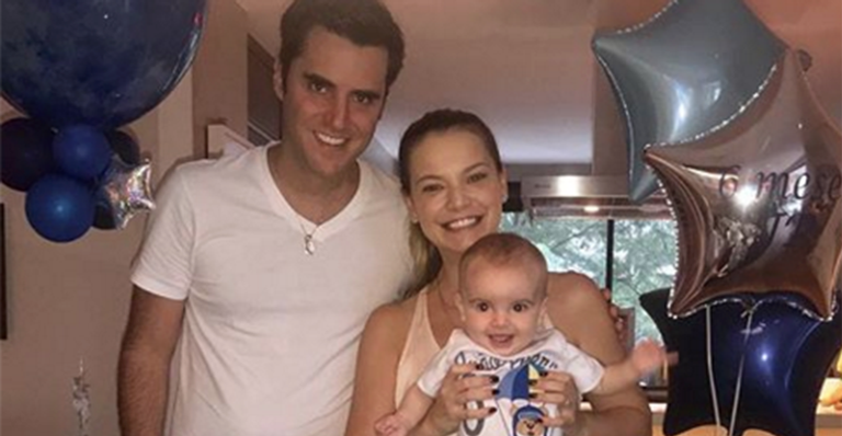 Milena Toscano celebra os seis meses do filho, João Pedro