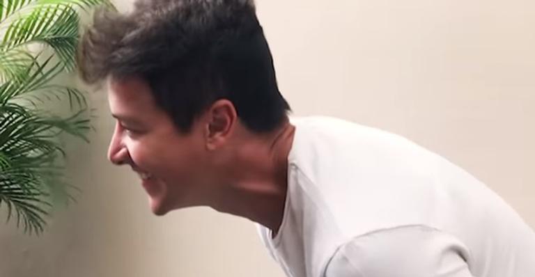 Zoe Sato esbarra com Rodrigo Faro na Record e tem reação surpreendente