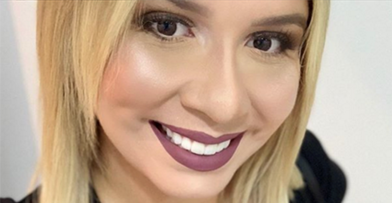 Após silicone, Marília Mendonça abusa do decote em foto sexy