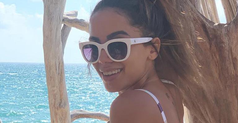 Anitta explica o motivo de ter convidado a ex-empresária para sua festa