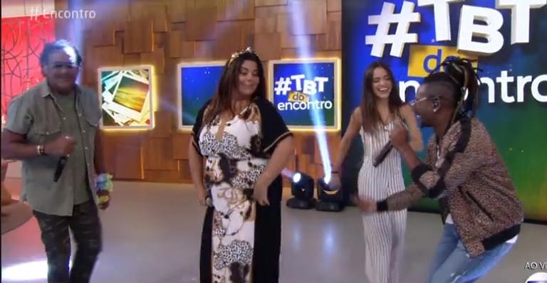 No ‘Encontro’, Fabiana Karla dança com É o Tchan: ”A nova fofa do Tchan”