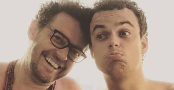 Fernando Rocha comemora presença do filho no Jornal Nacional, mas lamenta motivo da estreia