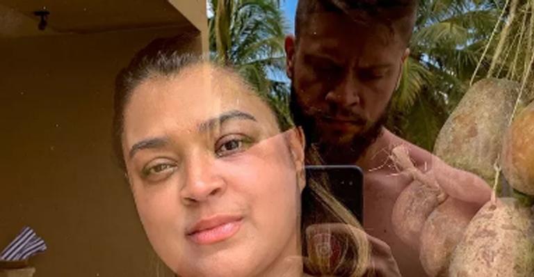 Preta Gil surge em clique inusitado ao lado do marido: ”Nos amando com nossos defeitos”