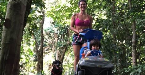 Kelly Key fala da relação do filho mais novo com cachorro: “Fala com ele como se fosse gente”