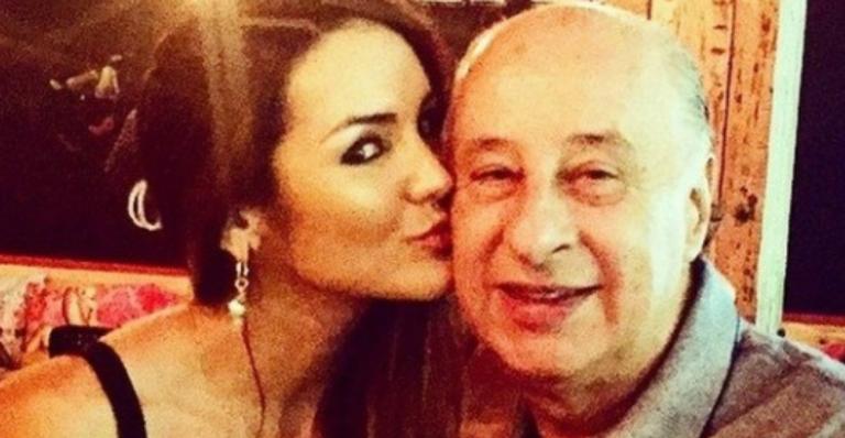 Blogueira destrói portaria de prédio da ex de Del Nero com BMW: “Perdi a cabeça”
