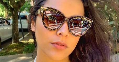Ex-BBB Emilly Araújo compartilha clique de biquíni e deixa fãs babando