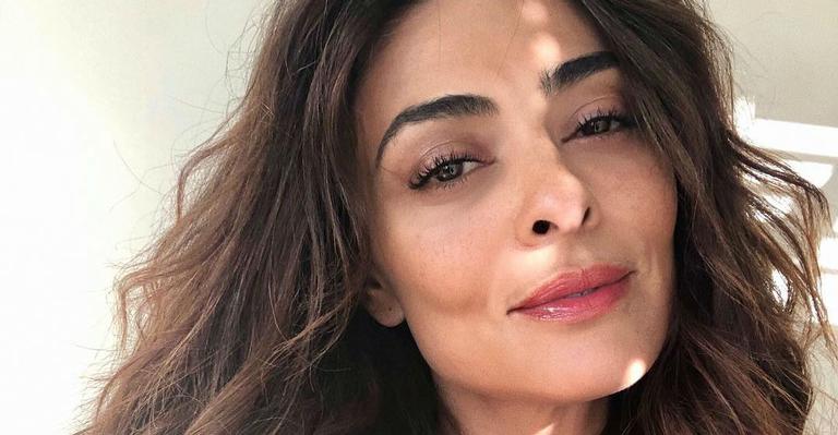 Juliana Paes recebe flores com cartão de Isis Valverde e agradece