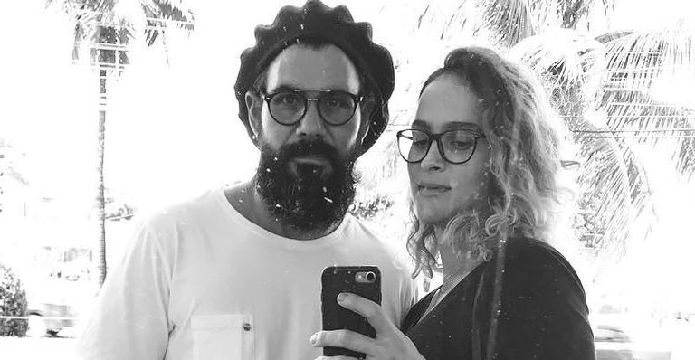 Juliano Cazarré celebra nascimento do filho: ”Bem vindo, Gaspar”