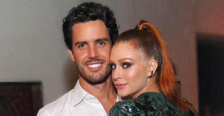 Marina Ruy Barbosa se derrete com detalhe no escritório do marido