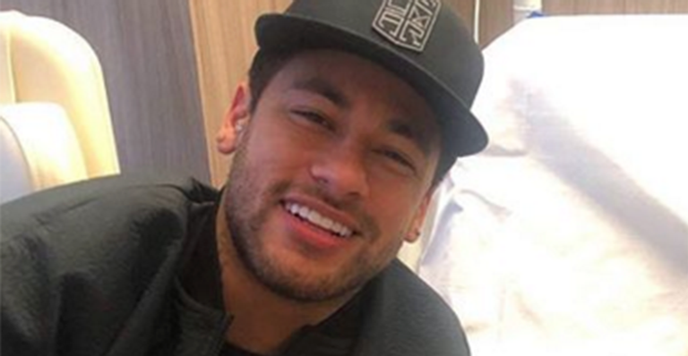 Filho de Neymar Jr compartilha clique fofo com o pai e derrete fãs: ”Lindos”