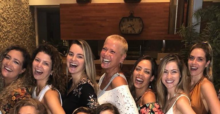 Xuxa Meneghel reune paquitas e revela desejo: ”Juntar todas as gerações”