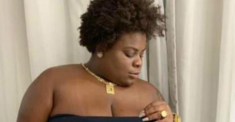 Jojo Todynho posa de top e legging e seguidores cravam mudança: ”E essa cinturinha?”