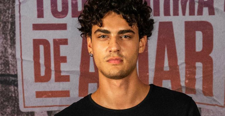Ator estreante de ‘Malhação: Toda Forma de Amar’ revela: ”Já namorei menina e menino”