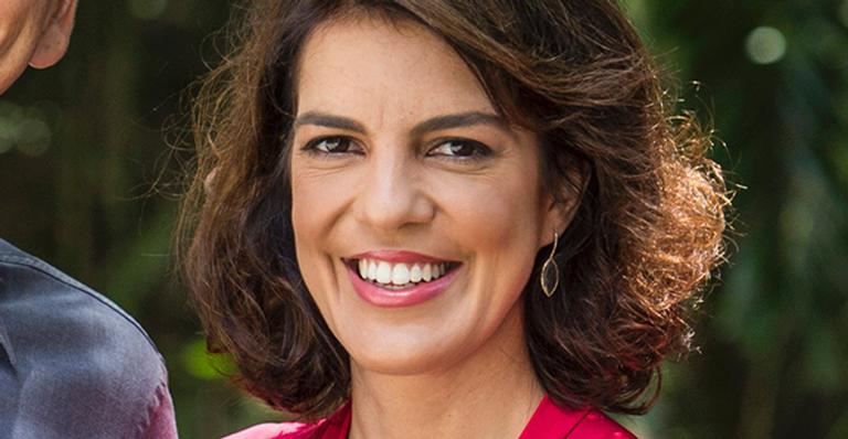 Apresentadora da Globo rasga a calça em jornal ao vivo e tem que pedir ajuda