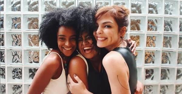 Apresentadora Titi Müller tieta ex-participantes do BBB 19