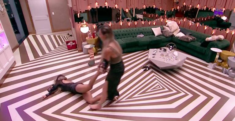 BBB19: Hariany se desespera com chance de expulsão e Paula arrasta a sister pela casa