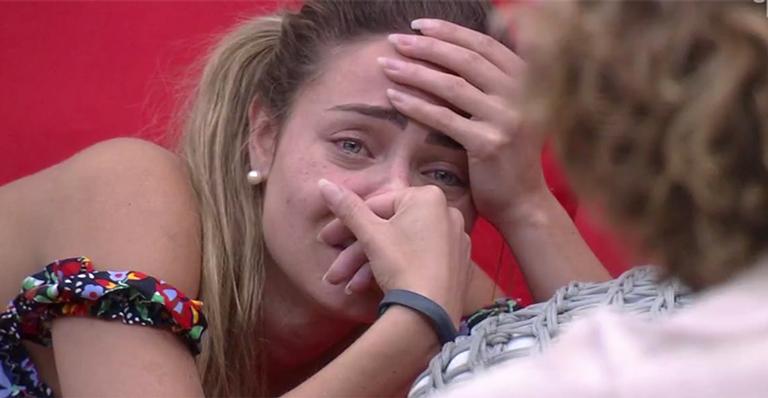 BBB19: Paula chora ao ver Hariany ser expulsa: ‘Ela não bateu em mim’