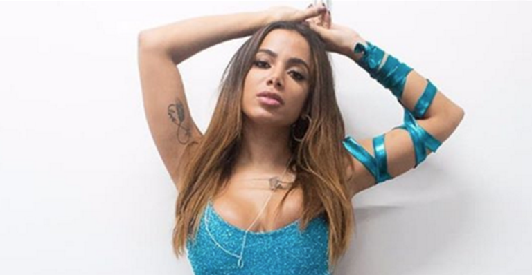 Anitta fala sobre o dia em que fez cocô na calça dentro de uma van