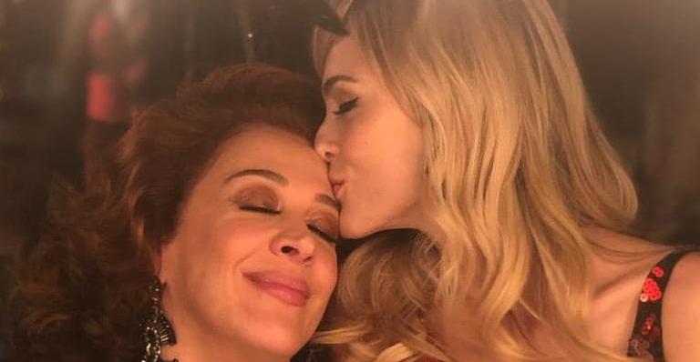 Claudia Raia parabeniza Isabelle Drummond: ”Meu presentinho desta novela”