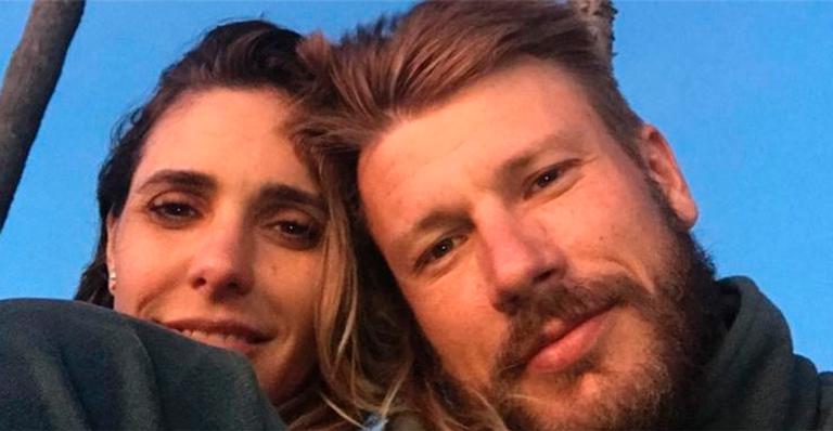 Rodrigo Hilbert faz rara aparição ao lado da sogra na web