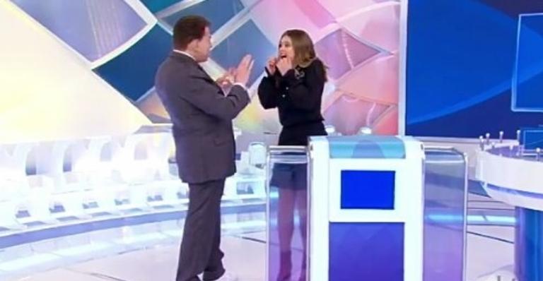 Silvio Santos coloca Maisa Silva em saia justa: ”Você já sabe beijar?”