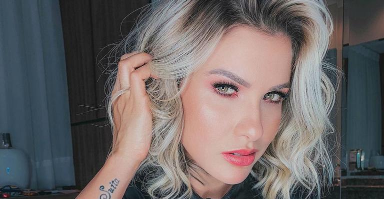 Andressa Suita faz homenagem para seu pai: ‘Te amamos’