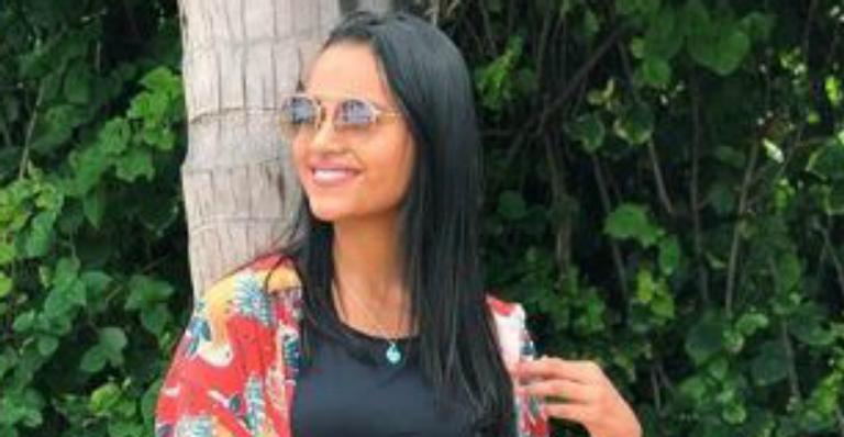 Gleici Damasceno surge de biquíni e deixa seguidores boquiabertos com cinturinha fina