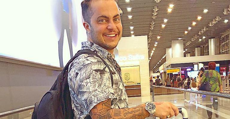 Thammy Miranda embarca para fazer inseminação artificial nos EUA: “Só volto pai”