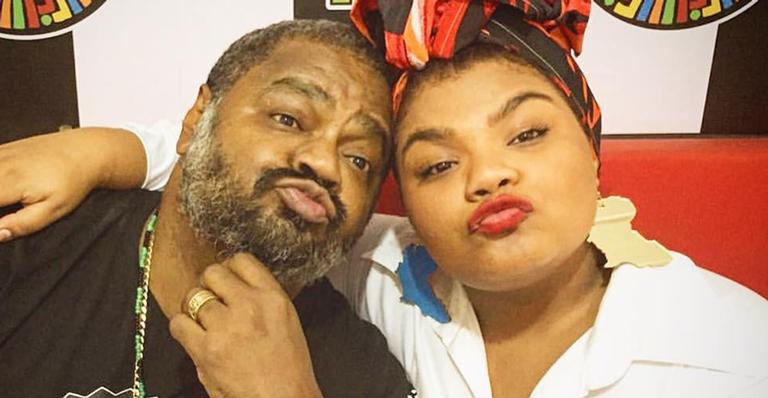 Flora, filha de Arlindo Cruz, dá à luz seu primeiro filho, Ridan: ”Amor”