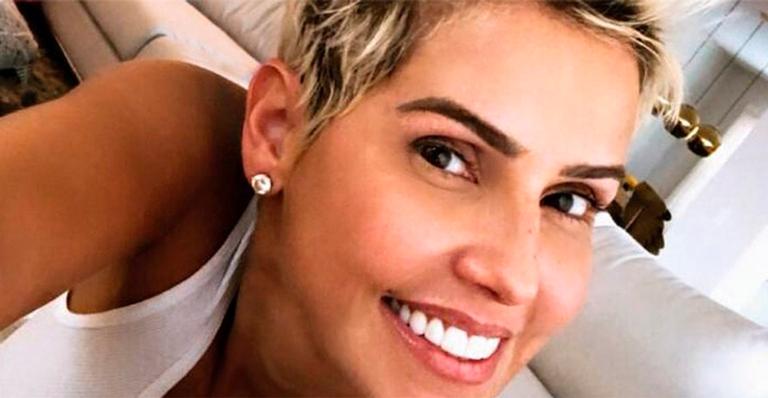 Deborah Secco detona haters que criticaram seus dentes: ”Julguem mesmo”