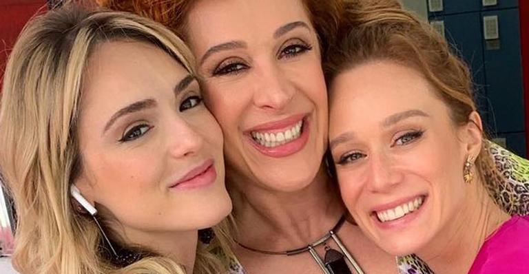 Amigas! Mariana Ximenes posa em clique raro ao lado de Cláudia Raia e Isabelle Drummond: ”Delícia de encontro”