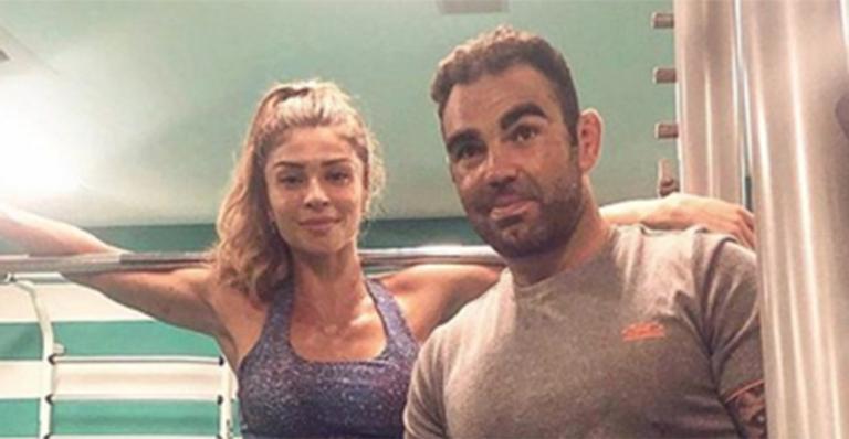 Grazi Massafera impressiona ao surgir com a barriga trincada após treino pesado