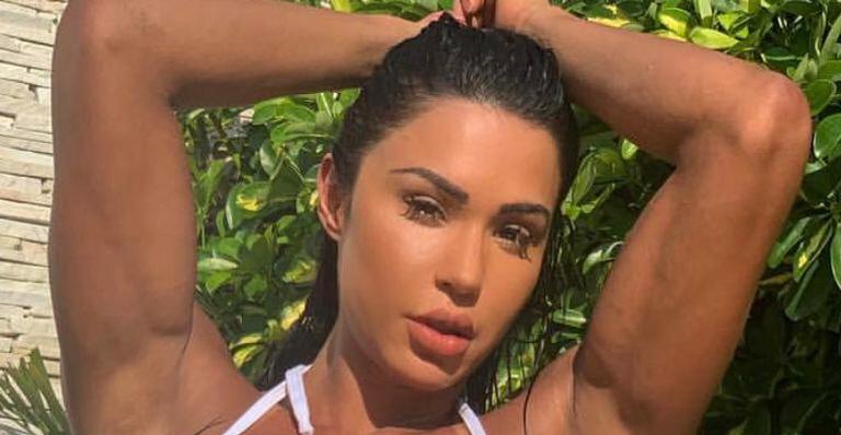 Ao lado da neta, Gracyanne Barbosa faz receita de bolinhos de Páscoa fitness