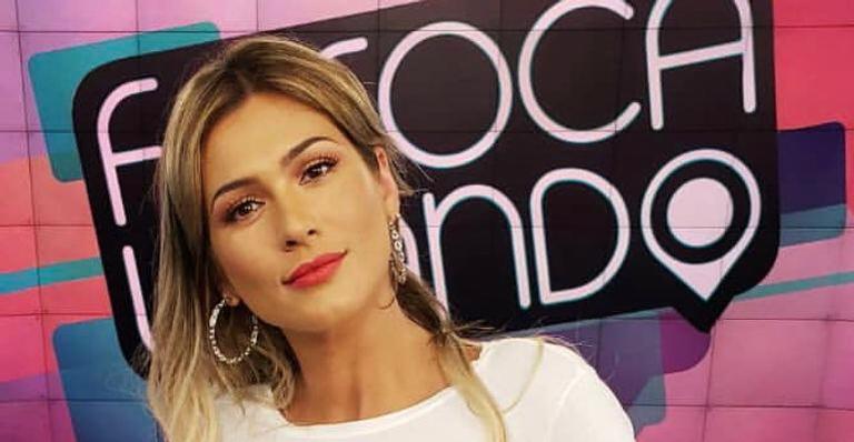 Lívia Andrade chora após saída de integrante do ‘Fofocalizando’