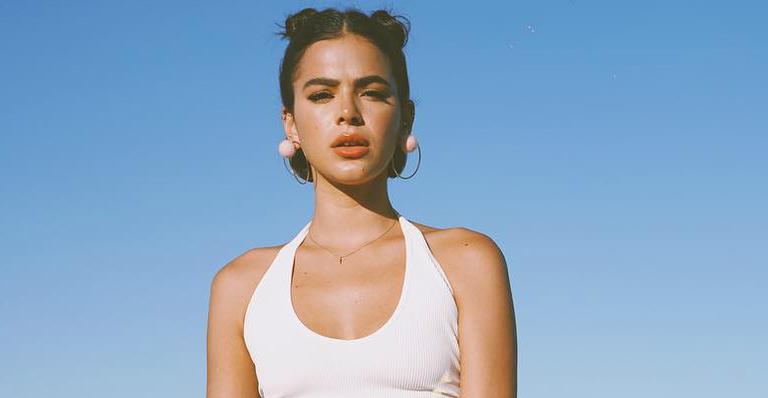 Bruna Marquezine escolhe look caríssimo para curtir festival