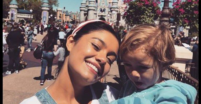 Com clique raro, Sophie Charlotte celebra Páscoa com o filho, Otto