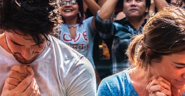 Alexandre Pato compartilha clique emocionante de batismo com Rebeca Abravanel