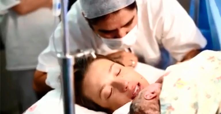 Juliana Didone relembra complicações e sofrimento do marido durante o seu parto