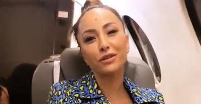 Sabrina Sato protege a pequena Zoe em viagem: ”Nem sente o avião”