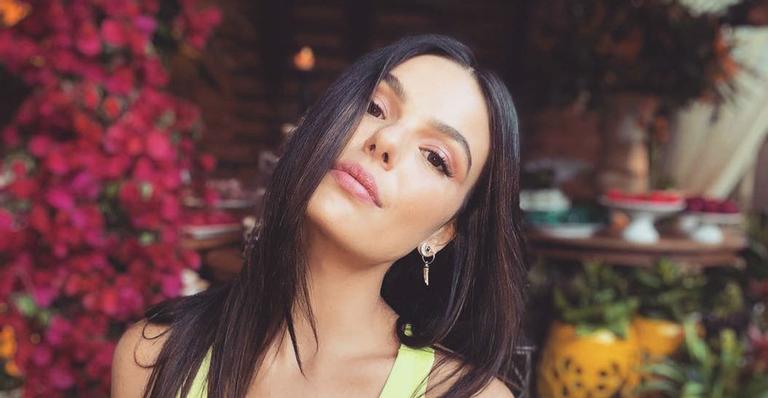 Isis Valverde encanta ao compartilhar ensaio com o filho em jornal