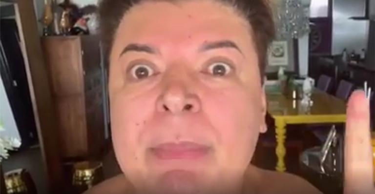 David Brazil mostra seu carrão riscado com ofensas: ”Racista”