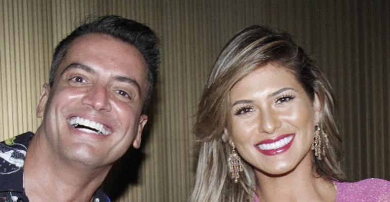Lívia Andrade segue dress code e aparece totalmente transparente no aniversário de Ludmilla