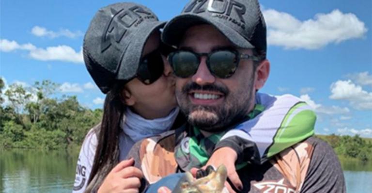 Fernando e Maiara curtem dia de pescaria: ‘Pé quente’