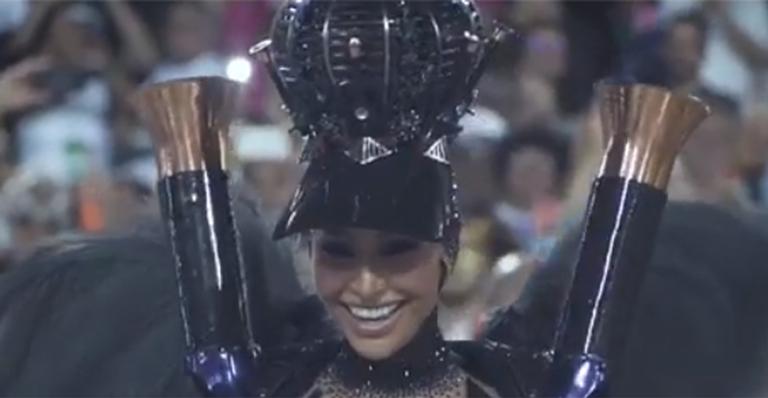 Sabrina Sato deixa cargo de Rainha de Bateria da Unidos de Vila Isabel