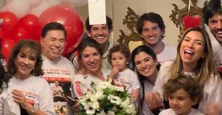 Rebeca Abravanel reúne Silvio Santos e família para reestreia de Alexandre Pato no São Paulo: ”Supresa tão linda”