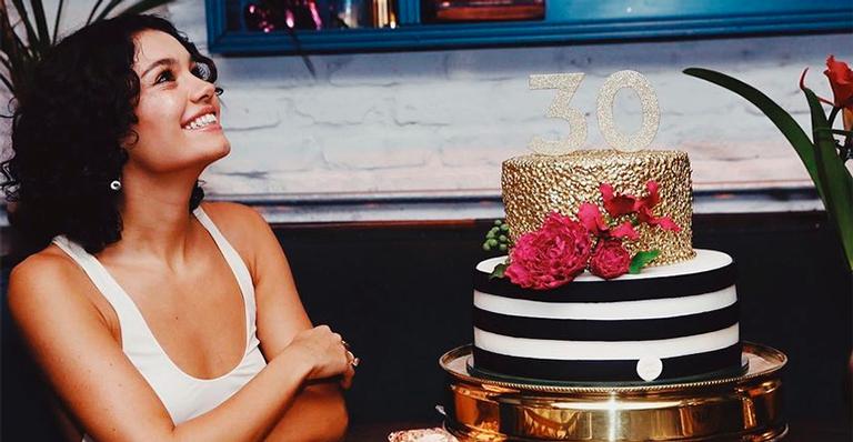 Sophie Charlotte surge plena comemorando os 30 anos: ”Cercada de amor”